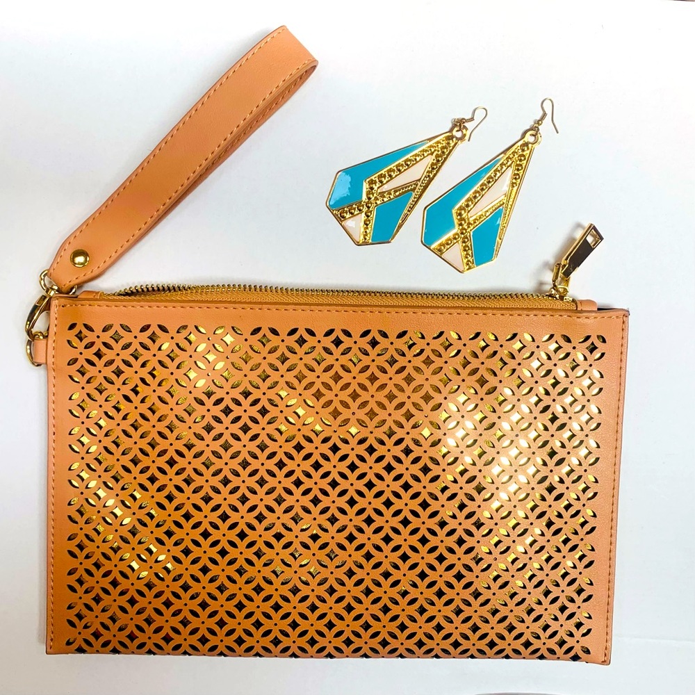 Gorgeous Gold & Tan Clutch w/ Earrings